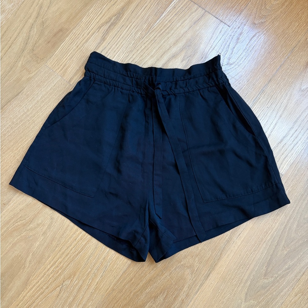 H&M paperbag waist shorts